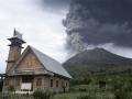 Извержение вулкана Синабун в Индонезии (ФОТО)