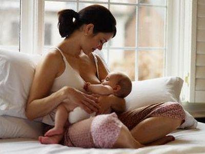 Около половины матерей-переселенцев из-за стресса отказываются от грудного вскармливания своих малышей