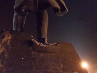 Басурин сказал, что памятник Ленину взорвали тротилом или пластидом  