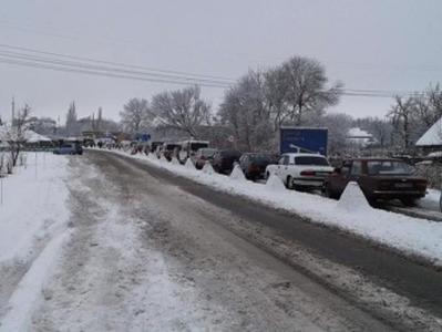 Утром в пунктах пропуска в Донецкой области скопилось больше 500 автомобилей