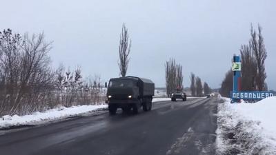 Военная колонна техники покинула Луганск. ВИДЕО