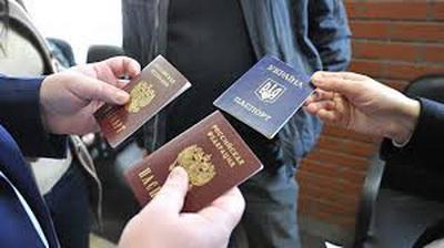 Названо количество украинцев, получивших паспорт РФ с начала войны на Донбассе