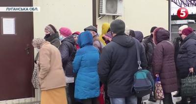 Медикам лаборатории экспресс-тестирования на КПВВ в Станице Луганской не платят зарплату