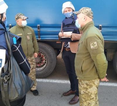 Посол Швеции в Украине посетил КПВВ "Новотроицкое"
