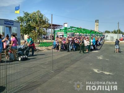 Вчера КПВВ Донбасса пересекло более 3 тысяч человек
