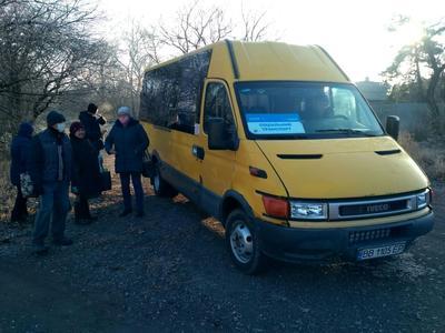 На Луганщине запустили социальный автобус в прифронтовое Золотое-4