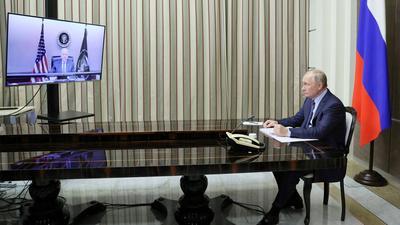 Кремль анонсировал телефонные переговоры Путина и Байдена