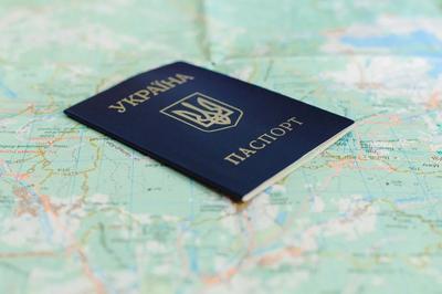 Украинцам продлили возможность пересекать границу по внутренним паспортам