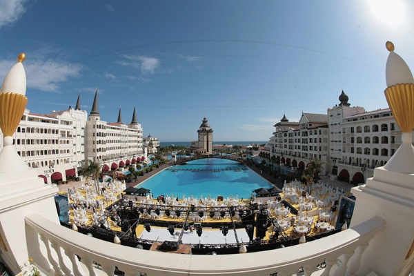 Mardan Palace, ,  —    .