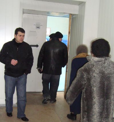 Грузин на избирательном участке в Донецке