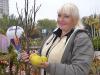 Директор питомника "Садовый дворик" из Артёмовска Алла Сотник продала мне отличную колонновидную грушу.  