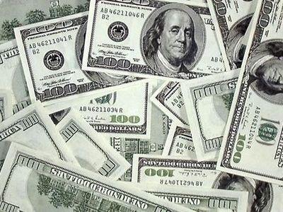 Закрытие межбанка: доллар "завис" на отметке 7,91