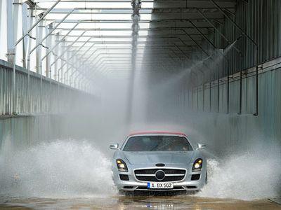 Mercedes-Benz    SLS AMG ()