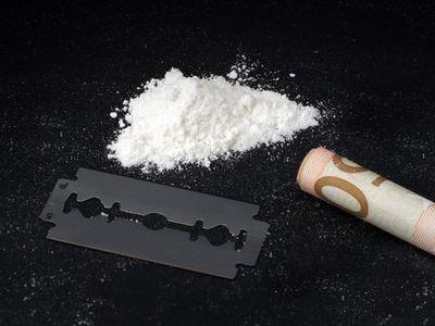 Ученые предлагают лечить кокаиновую зависимость... марихуаной