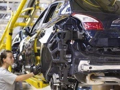 Производство автомобилей в Украине сократилось вполовину
