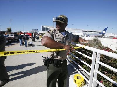 Аэропорт Лос-Анджелеса оцеплен из-за стрельбы (ФОТО + ВИДЕО)