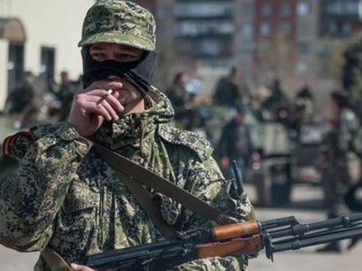 Под обстрел боевиков на Донбассе попали волонтеры