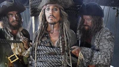 Кинокритики пришли в восторг от "Пиратов Карибского моря 5"