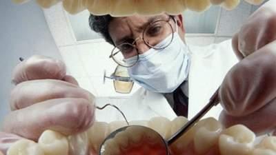 Невероятный случай: в зубе у мужчины проросло растение (ФОТО)