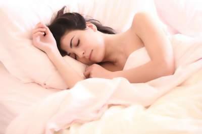 Медики объяснили, как правильно спать чтобы выспаться