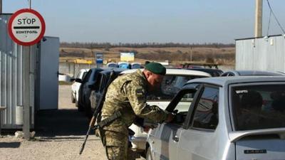 Кабмин упростил процесс перемещения транспортных средств через КПВВ на Донбассе