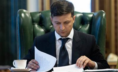 Зеленский подписал закон об отмене "пограничных" штрафов для жителей ОРДЛО