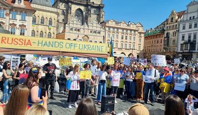 В Праге прошла акция в поддержку защитников Мариуполя