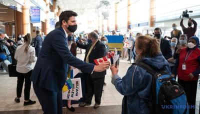 Канада запустила новую программу поддержки украинских беженцев