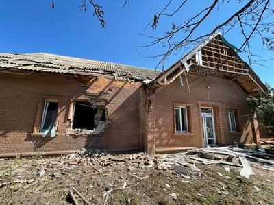 Российские оккупанты обстреляли базу Красного Креста в Славянске