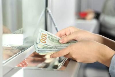 НБУ увеличил квоту банков на продажу валюты населению